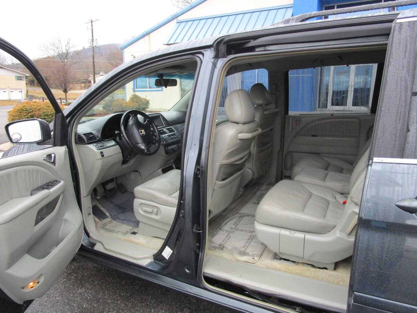 2006 GRAY Honda Odyssey (5FNRL38796B) , located at 1814 Albert Pike Road, Hot Springs, AR, 71913, (501) 623-1717, 34.494228, -93.094070 - Photo#2